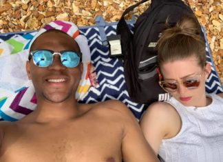 最甜整女友!他歡樂藏鑽戒「每天對女友求婚」 全球網友敲碗:看她什麼時候會發現