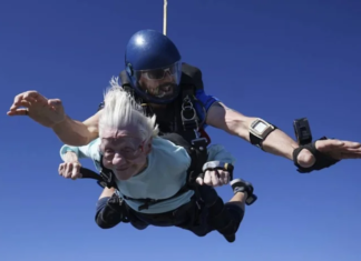 超勵志!104歲人瑞成功挑戰雙人跳傘 她:年齡只是數字